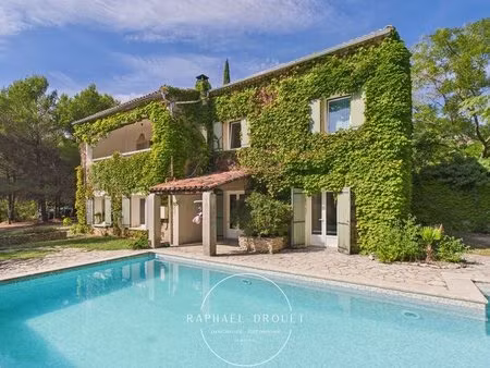 au cœur de la campagne du luberon – propriete de 208 m2 avec piscine sur 5600 m2 de...
