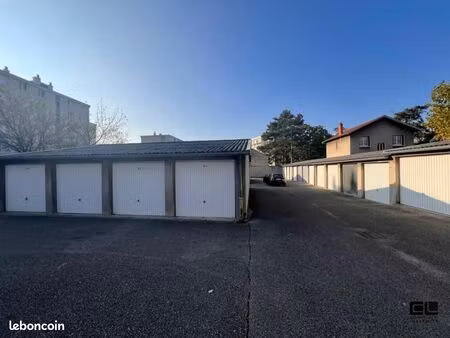 garage/box caluire et cuire