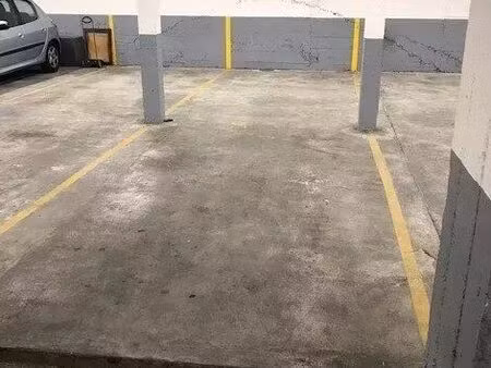 parking/box 1 pièce 25 m²