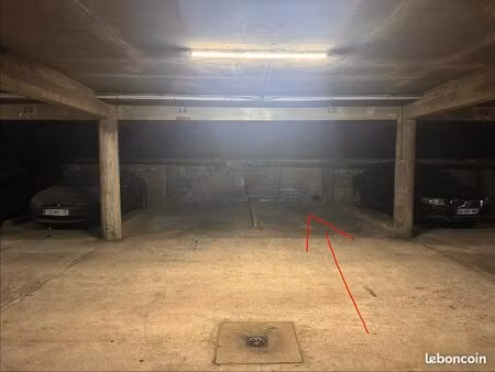 ideal artisan / place de parking à louer