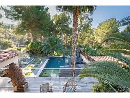 villa contemporaine au coeur d'un écrin de verdure et de sérénité