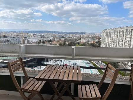 location appartement 5 pièces 72 m² à bron (69500)