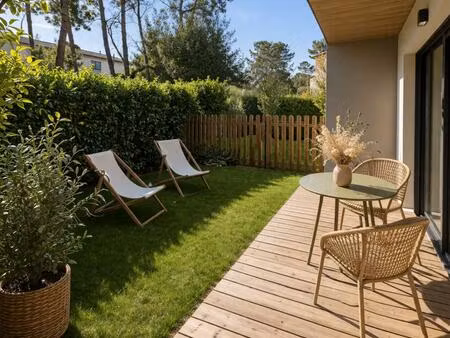 2 pieces  2 jardins  2 celliers & parking - centre de carcans