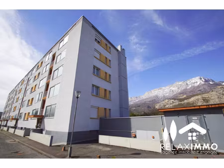 t3 lumineux & traversant rénovation énergétique faite po