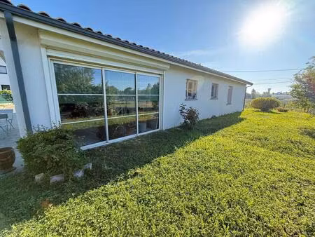 léognan. plain pied de 2002 sur parcelle de 909 m²