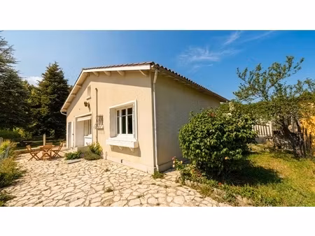 maison 5 pièces  de plain-pied  saint aigulin 45 min de bordeaux avec annexe aménageable e