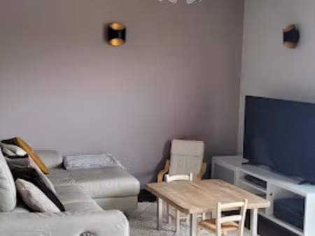 location meublée maison 4 pièces 129 m² à saint-médard-en-jalles (33160)  1 380 €