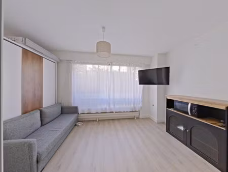 studio meuble - volontaires