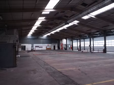 49 -angers  en zi 1ère couronne  locaux d'activité 2000 m2 à