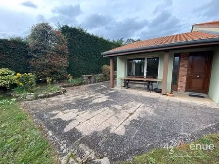 maison quartier les maisons rouge/côte chaude