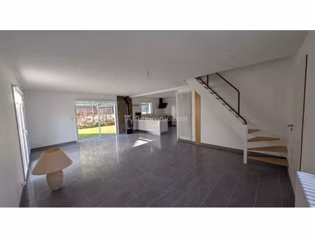 location maison 6 pièces 120 m2 à vignoc