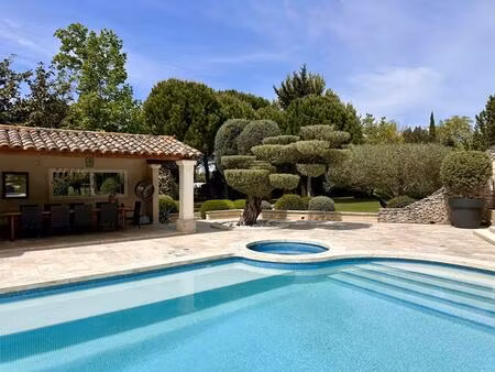 à vendre - propriété d'exception aux portes de saint-rémy-de-provence