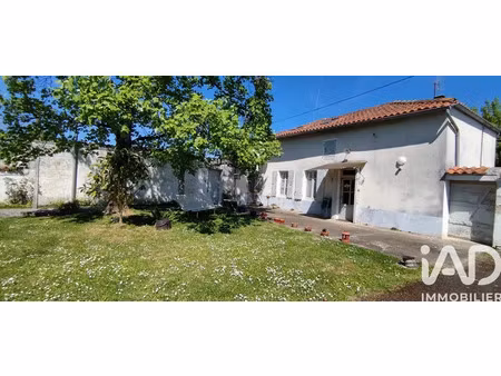 maison de village à néré (17510)