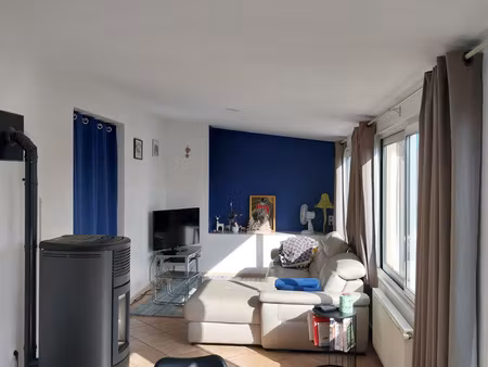 rare  appartement avec terrasse  jardin privatif et grange