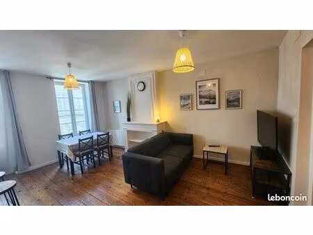 à louer t3 meublé  1er étage  centre-ville  au calme  avec jardin et cave