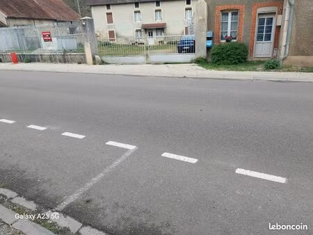 places de parking à louer dans grande cours