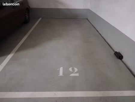 place de parking suv metro chatillon montrouge