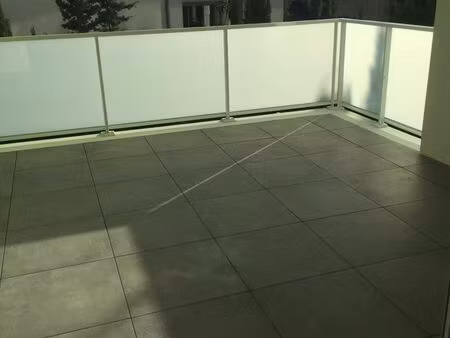 beau t3 de 60 m² avec terrasse + double box en sous-sol secteur saint julien (13012)