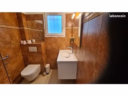 studio rez-de-chaussée  30 m2 + terrasse 20 m2 + parking