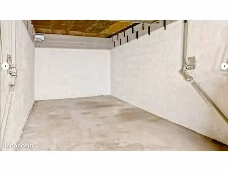 location box + rés. lavoisier - evry courcouronnes