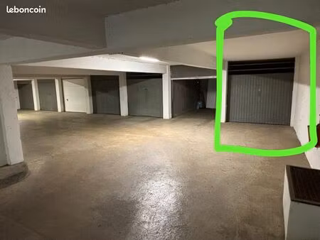 garage fermé sécurisé - point du jour