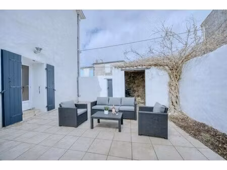 maison de ville rénovée 136 m² avec patio et garage