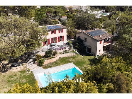 eguilles - maisons 220m2 - terrain 3300m2 - piscine - garage