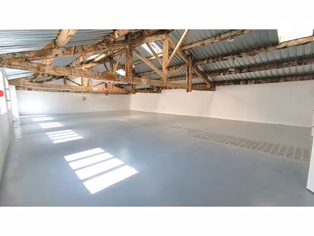 a louer local de 309m2 bd national