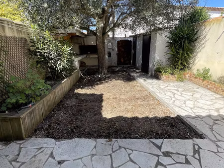 maison de village à allauch  la feve