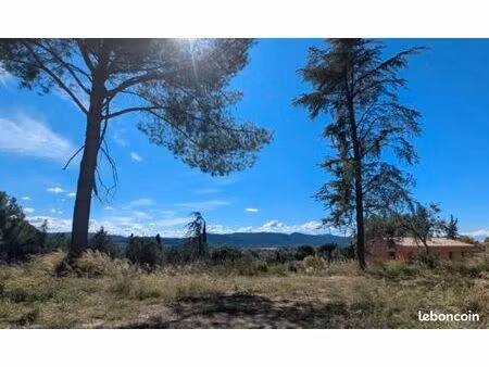 terrain à bâtir – vue dégagée exceptionnelle – cadenet (84)