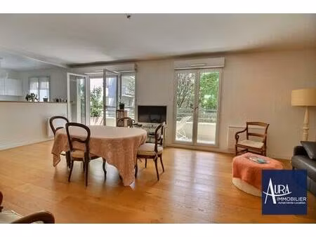 appartement 4 pièce(s) 100 m2