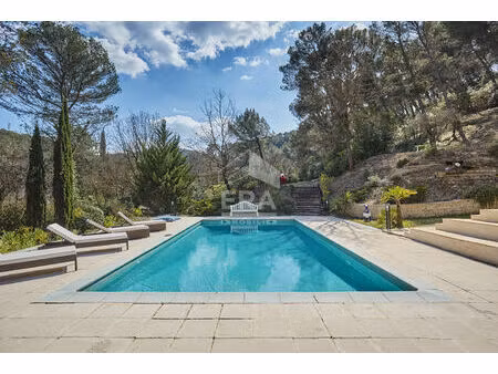 aix sud - volumes  lumiere et jardin exceptionnels pour cette propriete