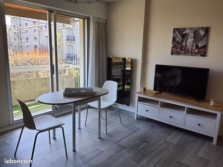 f1 meublé balcon parking