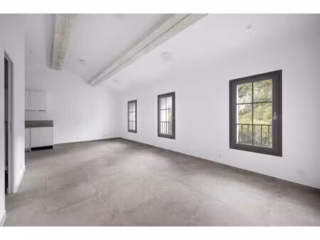 à vendre – bel appartement rénové à tourrette-levens