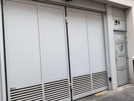 parking box fermé batignolles