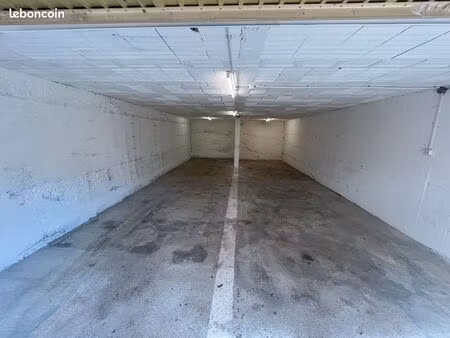 garage 55 m2 à louer