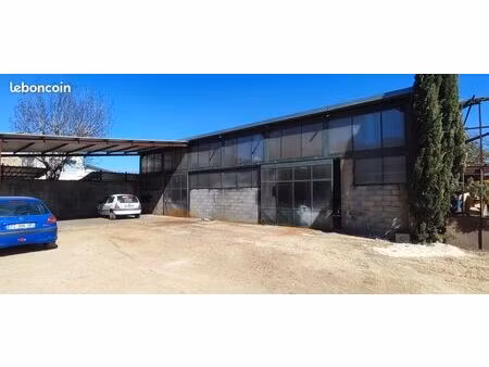 location local commercial cadenet 140m 2