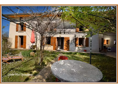 ferme dauphinoise de 1856 rénovée – 193 m² habitables  prestations énergétiques ok (dpe b)