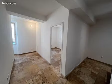 studio 1 pièce 25 m²