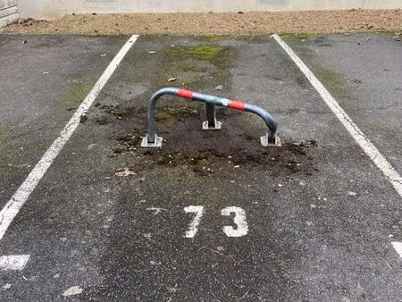 place de parking ouvert