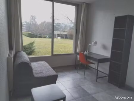 studio 1 pièce 26 m²