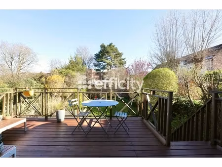 maison 9 pièces - 183 m²