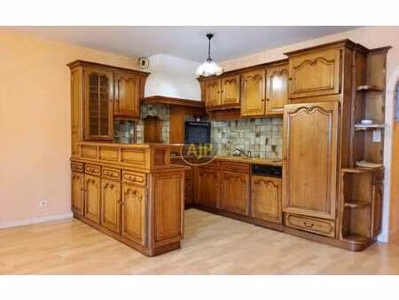 location appartement 3 pièces à pontivy (56300) : à louer 3 pièces / 74m² pontivy