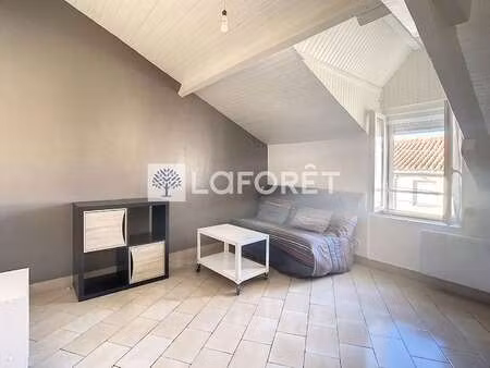 location appartement t1 meublé à bressuire (79300) : à louer t1 meublé / 15m² bressuire