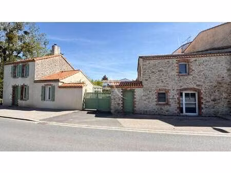 vente maison à bournezeau (85480) : à vendre / 180m² bournezeau