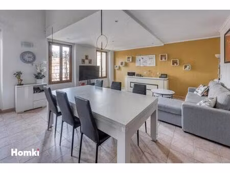 appartement t4 de 88 m2 à les arcs 83460  place edouard soldani