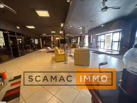 location commerce port de bouc 13110 230m²