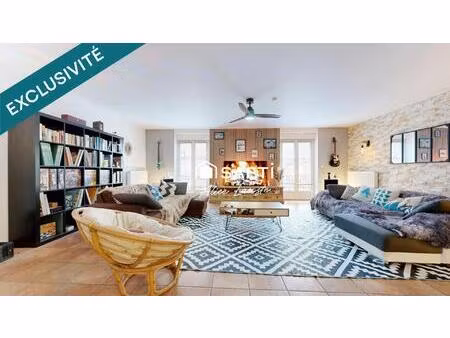 85 m² de pièce de vie et deux terrasses en cœur de village