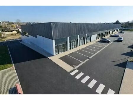 location commerce 150 m²