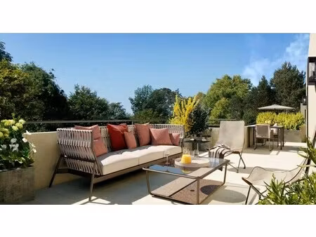 location commerce 100 m²